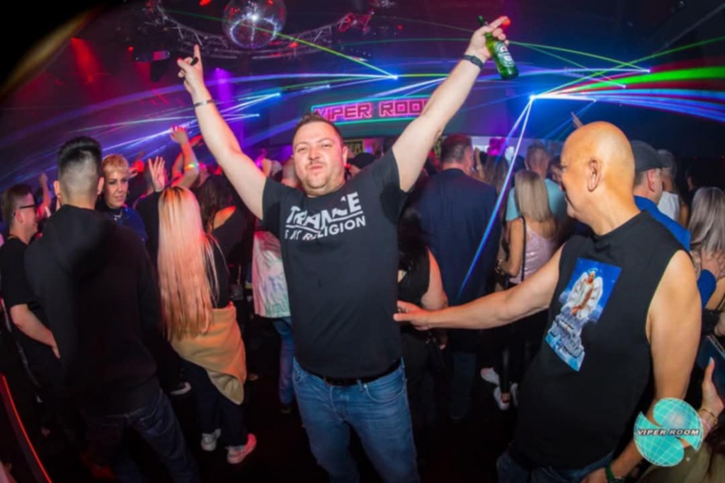 fea07bf8-331b-475c-ae4b-313418a0ff5d